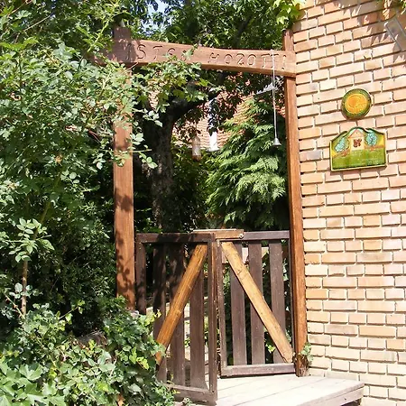 Mackolak Vendeghaz Es Oekoporta Guest house Hosszuheteny
